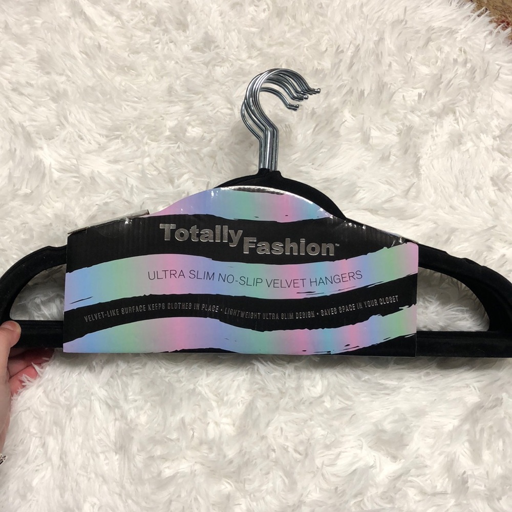 Ultra Slim No-Slip Velvet Hangers